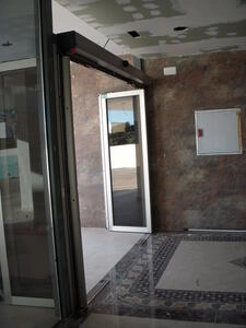 Controlportas Lda - Galeria - Portas automáticas de Vidro com sistema SOS