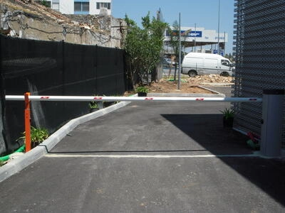 Controlportas Lda - Galeria - Barreiras Automáticas