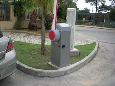 Controlportas Lda - Galeria - Barreiras Automáticas