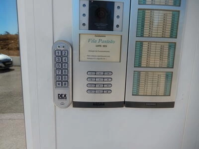 Controlportas Lda - Galeria - Controlo de Acessos com digicodes e leitores de pr
