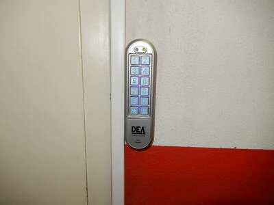 Controlportas Lda - Galeria - Controlo de Acessos com digicodes e leitores de pr