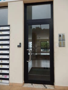 Controlportas Lda - Galeria - Controlo de Acessos com digicodes e leitores de pr