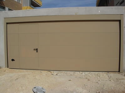 Controlportas Lda - Galeria - Portões seccionados com PORTA