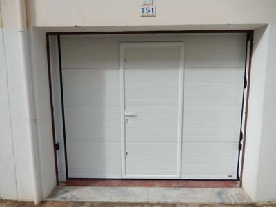Controlportas Lda - Galeria - Portões seccionados com PORTA