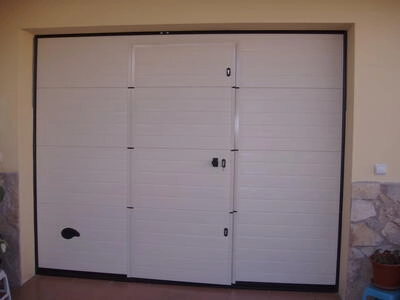Controlportas Lda - Galeria - Portões seccionados com PORTA